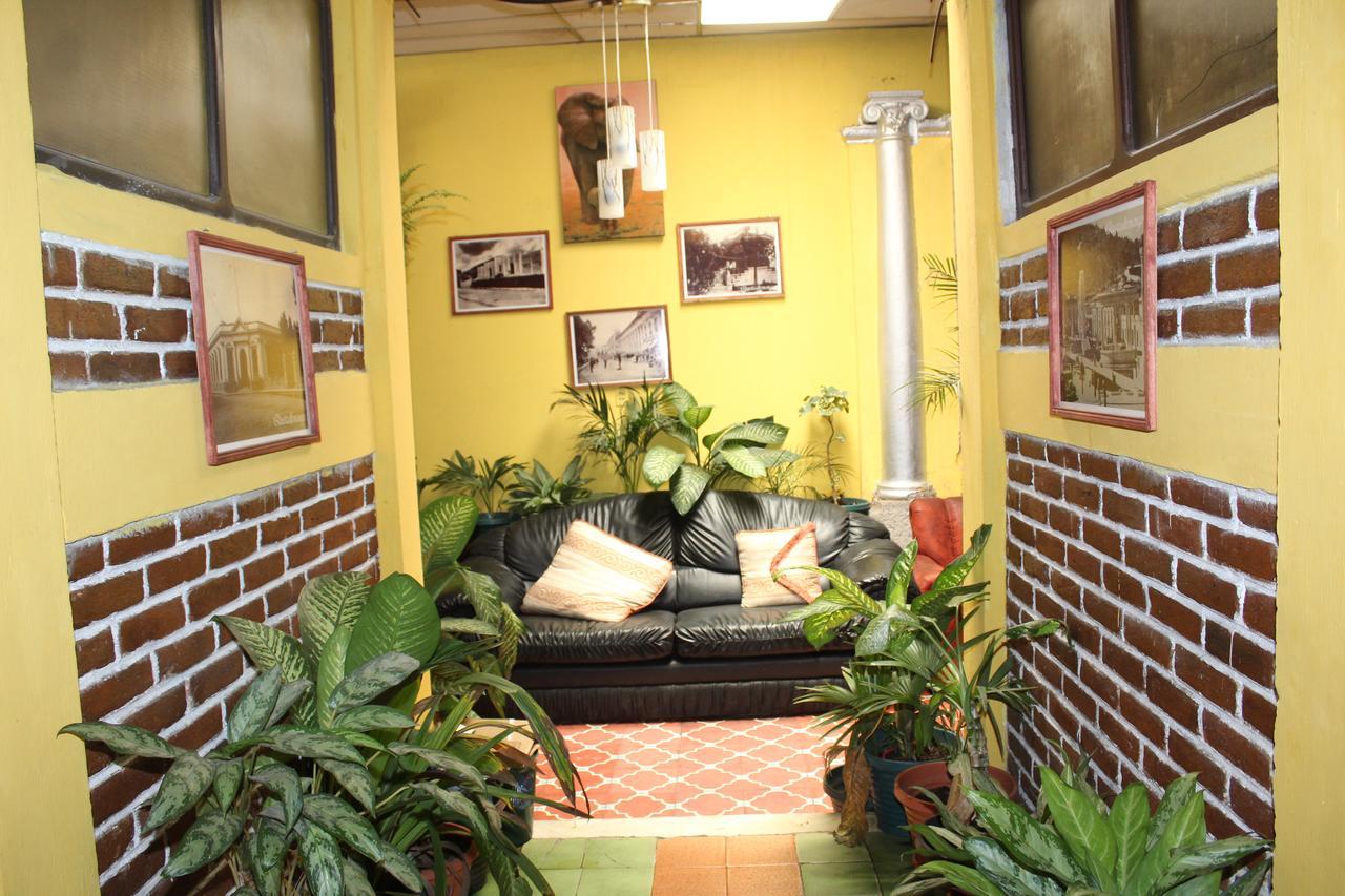 Hotel Casa Del Viajero Quetzaltenango Exterior foto